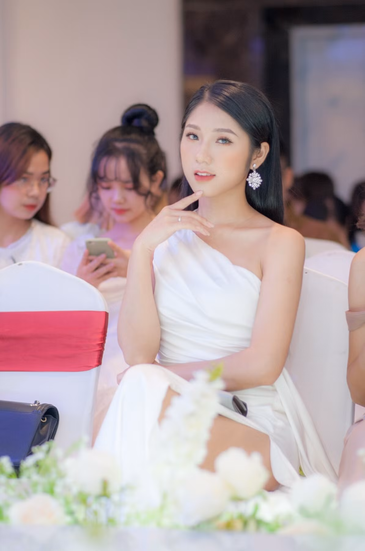 Sở hữu gương mặt xinh đẹp, vóc dáng mảnh mai, gái xinh quê Thái Nguyên này khiến nhiều chàng trai phải xao xuyến.