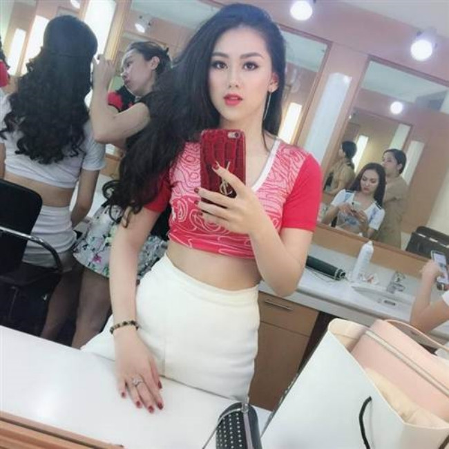 Đinh Ngọc Mai cũng là hot girl có tiếng khi đại diện cho đội tuyển Thụy Sĩ tại "Nóng cùng World Cup 2018".