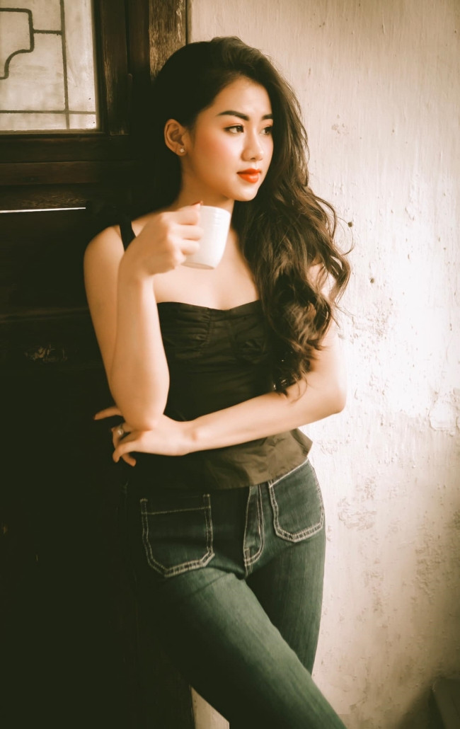 Nữ MC có được vẻ ngoài luôn rạng rỡ khi lên sóng cũng như trong sinh hoạt thường ngày.