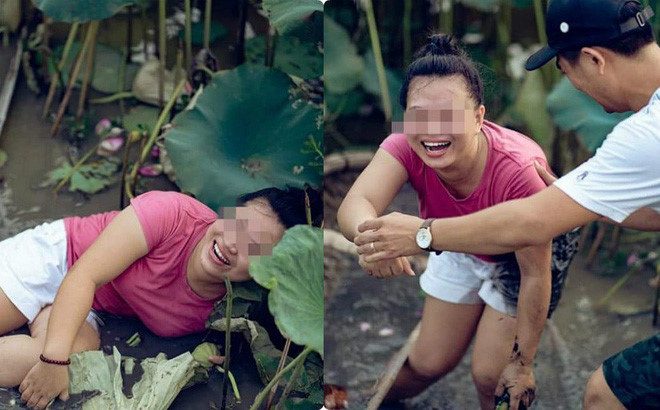 Có lẽ, cô gái này muốn thực hiện một bộ ảnh khác với những tấm hình đã chụp ở hồ sen trước đó nên cô chỉ diện áo hồng, quần short trắng. Tuy nhiên, thuyền bị lật, cô ngã luôn xuống ao sen. Quần và một góc áo ướt, lấm hết bùn đen.