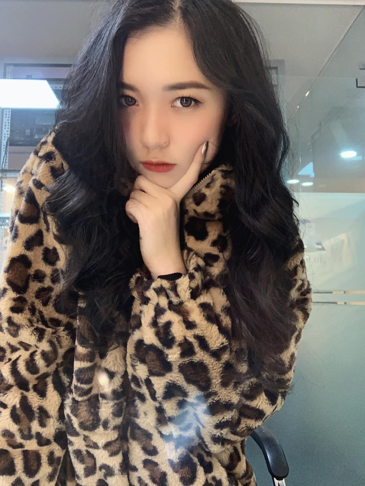 Sinh năm 1997, mới chỉ 24 tuổi nhưng Phương Thảo đã sớm gặt hái thành công khi được làm việc trong Đài truyền hình Việt Nam. Cô được xem là MC trẻ tuổi nhất hiện đang dẫn dắt các chương trình trên sóng VTV.