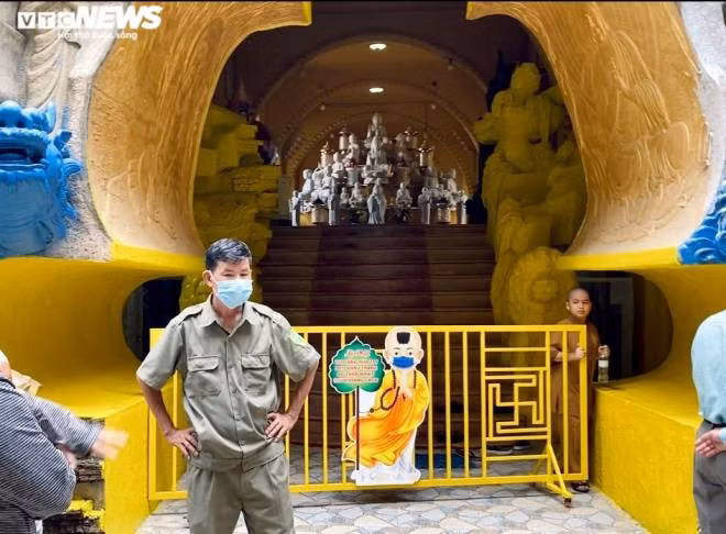 'Tro cot cua ong xa toi duoc gui o chua Ky Quang 2 voi gia hon 6 cay vang'-Hinh-6