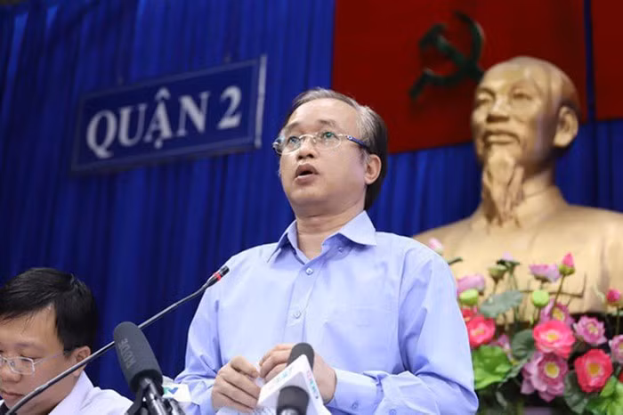  Ông Nguyễn Phước Hưng - Bí thư Quận ủy Quận 2. Ông Phước sinh năm 1968. Ông có trình độ Thạc sĩ xây dựng Đảng và chính quyền nhà nước, Kỹ sư xây dựng.