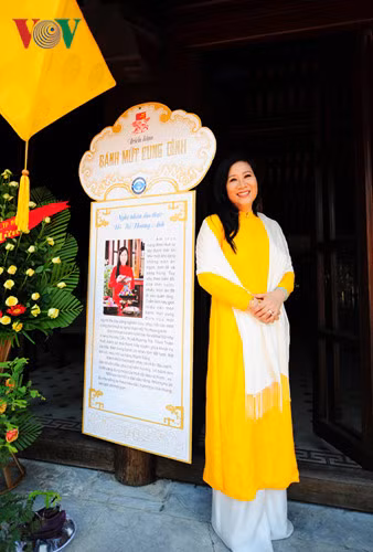 Triển lãm do nghệ nhân ẩm thực Hoàng Anh – người dày công nghiên cứu, phục hồi các món ăn cung đình Huế, thực hiện Nghệ nhân Hoàng Anh xuất thân từ một ngôi làng chuyên nghề nấu ăn cho hoàng gia triều Nguyễn - làng Phước Yên