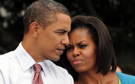 Cũng có lần, Tổng thống Mỹ đùa rằng chính áp lực từ vợ là nguyên nhân khiến ông tránh xa thuốc lá. "Tôi không hút điếu thuốc nào trong nhiều năm vì sợ vợ", người đứng đầu Nhà Trắng hài hước.