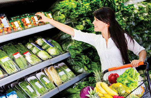 Tập và giữ các thói quen lành mạnh. Những người sống trên 100 tuổi có một nếp sống rất điều độ, mực thước, dinh dưỡng và thói quen ít khi bị thay đổi hay bị xáo trộn như giữ thói quen: ăn uống điều độ, không ăn quá no, không để bụng đói, ăn thức ăn thanh đạm nhưng đủ chất, không uống nhiều rượu bia, không hút thuốc lào, thuốc lá. Làm việc nhẹ, nghỉ ngủ đúng giờ không chơi cờ bạc, số đề để khỏi bị cay cú khi thua lỗ. Tập thể dục đều đặn hàng ngày… 