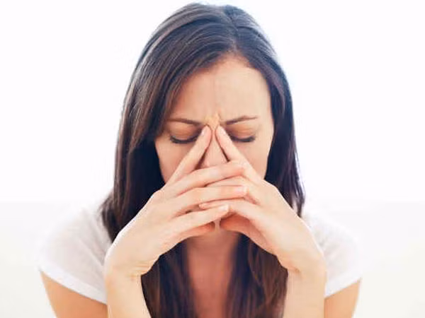 Kiểm soát căng thẳng. Stress là một trong những nguyên nhân chính của bệnh cao huyết áp và bệnh tim mạch. Hãy thử các bài tập thở, bài tập yoga và thiền để luôn cảm thấy thanh thản, hạnh phúc.