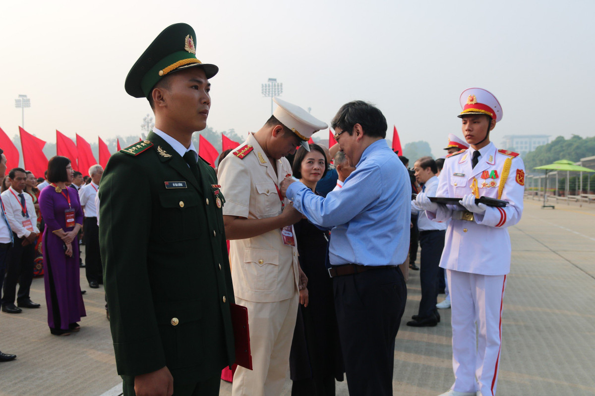 Trao huy hieu Bac Ho cho 68 guong dien hinh tieu bieu toan quoc-Hinh-3