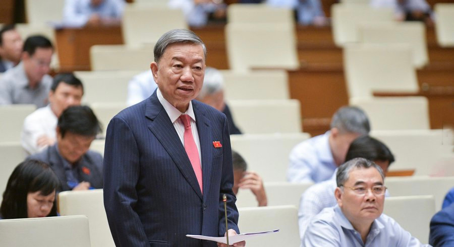 Chất vấn Bộ trưởng Công an về cuộc gọi mời chào, tin nhắn lừa đảo - Hình 2 Chat van Bo truong Cong an ve cuoc goi moi chao, tin nhan lua dao-Hinh-2