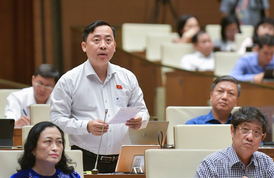 Chất vấn Bộ trưởng Công an về cuộc gọi mời chào, tin nhắn lừa đảo Chat van Bo truong Cong an ve cuoc goi moi chao, tin nhan lua dao