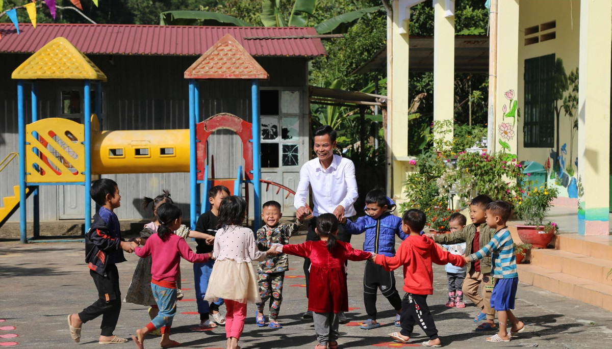 Thay giao mam non 12 nam bam ban het long vi dan em tho