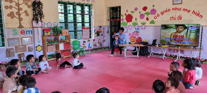 Thay giao mam non 12 nam bam ban het long vi dan em tho-Hinh-3