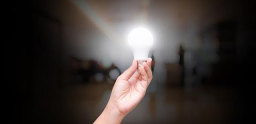 Ngược lại, nhà cửa ẩm thấp và u tối thì tiền tài chậm đến. Đèn là tài lộc, là hy vọng. Nếu ánh đèn mờ ảo tiền tài khó vào và vận thế không phất lên được. * Thông tin chỉ mang tính tham khảo, chiêm nghiệm.