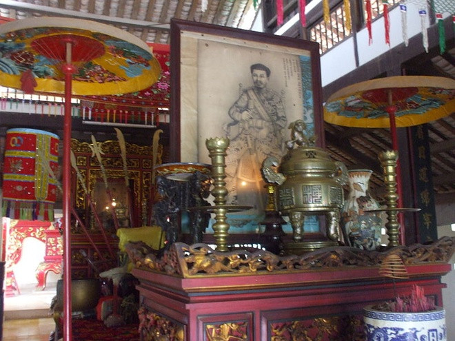 Danh tướng nhà Nguyễn được xem là tổ sư của phái Nam Huỳnh Đạo hiện nay là Nguyễn Huỳnh Đức. Nguyễn Huỳnh Đức (1748-1819) quê ở Long An, vốn là hổ tướng nhà Nguyễn, được xem là tổ sư của phái võ Nam Huỳnh Đạo hiện nay.