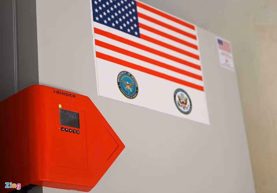 77 tủ này là những chiếc đầu tiên trong tổng số 111 tủ lạnh âm sâu mà Bộ Quốc phòng Mỹ cung cấp cho Việt Nam, với tổng giá trị khoảng 1 triệu USD, theo thông cáo từ Đại sứ quán Mỹ tại Hà Nội.