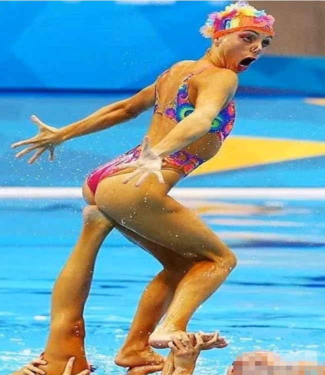 Trời đất, cái gì "thốn" thế kia cơ chứ.