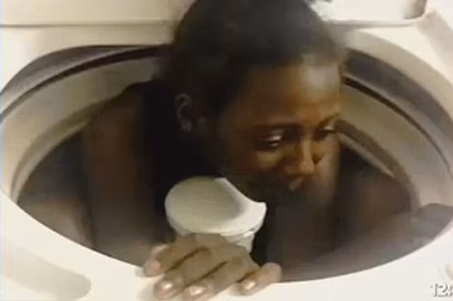 Trốn vào đây rồi mà vẫn bị tìm ra được.