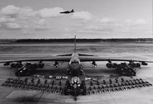 B-52 trong chiến dịch 12 ngày đêm đánh phá Hà Nội và các tỉnh, thành phố miền Bắc.