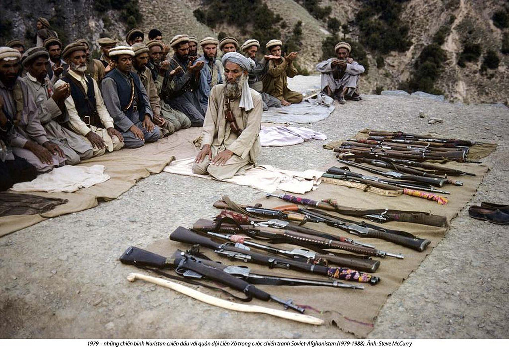 Trong số này bao gồm cả những khẩu súng trường Mosin Nagat có từ thời Chiến tranh Thế giới thứ 2 của Liên Xô. Nguồn ảnh: Flickr.