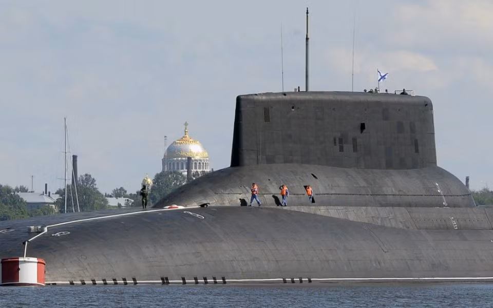 Ngoại trừ một vài tàu ngầm mang tên lửa hành trình, toàn bộ số tàu nổi và tàu ngầm còn lại của Hải quân Nga đều được đóng từ thời Liên Xô. Đây là một di sản khổng lồ và dù đã có khá nhiều tàu chiến bị đổi quốc tịch sau khi Liên Xô tan rã nhưng số còn lại cũng đủ để đưa Nga "chen chân" vào vị trí thứ ba trong bảng xếp hạng này. Nguồn ảnh: Naval.