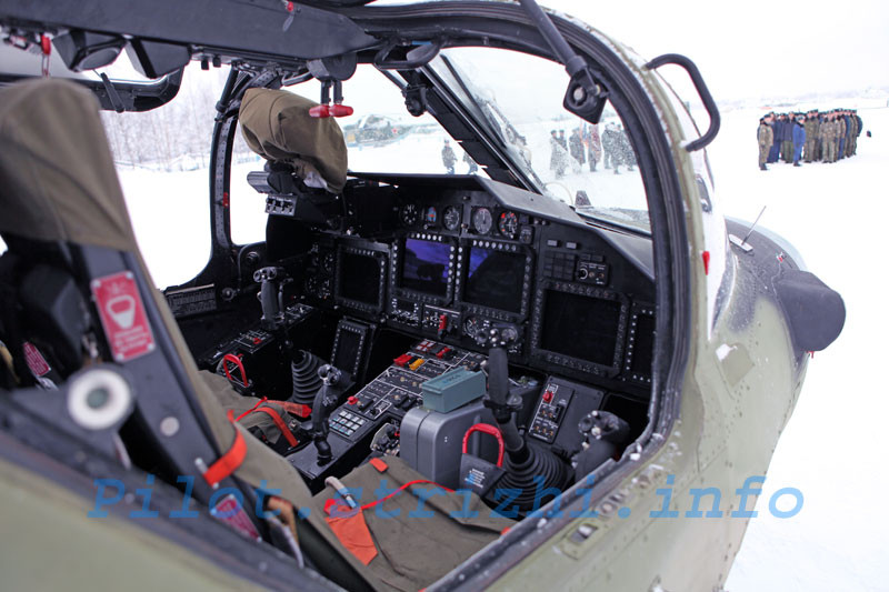 Trên thực tế, việc điều khiển một chiếc trực thăng bị chết máy giữa không trung thậm chí còn đơn giản hơn việc đặt tính mạng mình vào hệ thống phóng "rườm rà" này. Và bằng chứng là mọi loại trực thăng trên thế giới dù hiện đại đến mấy cũng không được trang bị ghế phóng cũng như các phi công lái trực thăng đều được học cách hạ cánh một chiếc trực thăng chết máy giữa trời. Nguồn ảnh: Pilot.