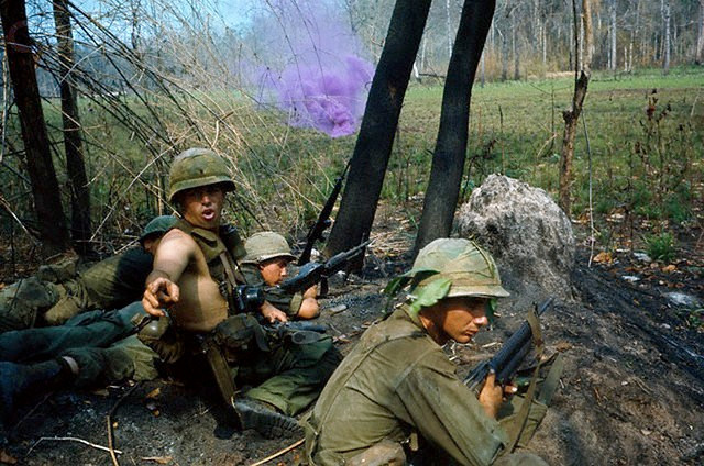 Về mặt lý thuyết, chiến lược này của mỹ bao gồm 2 phần. Phần thứ nhất bao gồm việc sử dụng lực lượng quân đội Mỹ để tác chiến ở miền Nam Việt Nam, đánh bật quân giải phóng ra các khu vực quan trọng ở miền Nam Việt Nam. Nguồn ảnh: CNN.