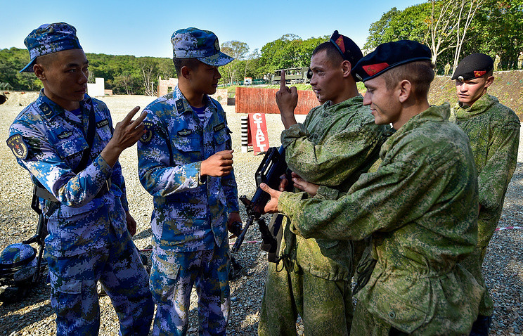 Với việc căng thẳng liên quan tới Triều Tiên và ở một số quốc gia trong khu vực leo thang, Trung Quốc và Nga càng thể hiện rõ sự hợp tác về cả chính trị lẫn quân sự để giải quyết, đối phó với những bất ổn trong khu vực. Nguồn ảnh: TASS.
