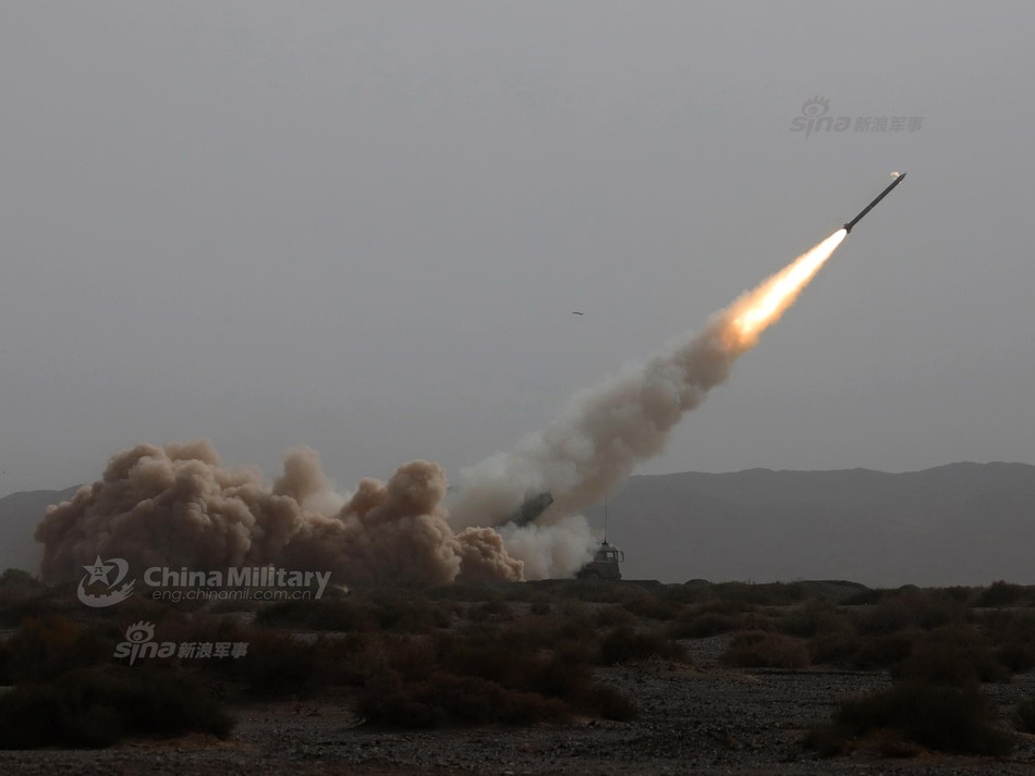 Đây là loại pháo phản lực được thiết kế để tấn công các mục tiêu mang tính chiến lược của đối phương như sân bay, trụ sở chỉ huy, các cơ sở nhà máy sản xuất, trận địa pháo hoặc nhưng nơi có một lượng lớn binh lính đối phương đóng quân trên một trận địa trải dài. Nguồn ảnh: Sina.