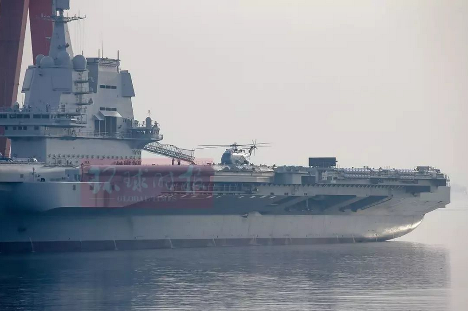 Hiện vẫn chưa rõ mục đích của chuyến bay của trực thăng Z-18 lên sàn tàu sân bay Type 001A là gì. Thông thường, trực thăng Z-18 được sử dụng cho các nhiệm vụ cứu hộ, cứu nạn của Hải quân Trung Quốc. Nguồn ảnh: Twiter.
