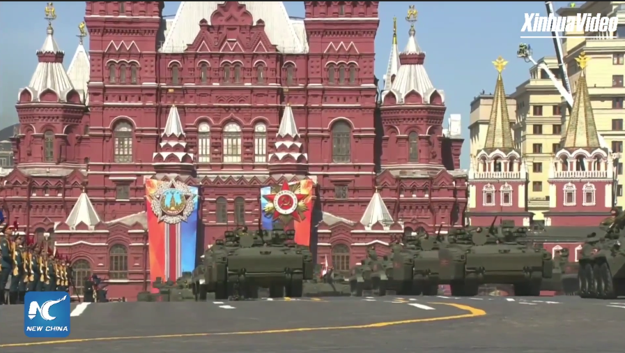 Đội hình xe chiến đấu bộ binh Kurganets-25 hiện đại nhất của Quân đội Nga tiến vào Quảng trường Đỏ.