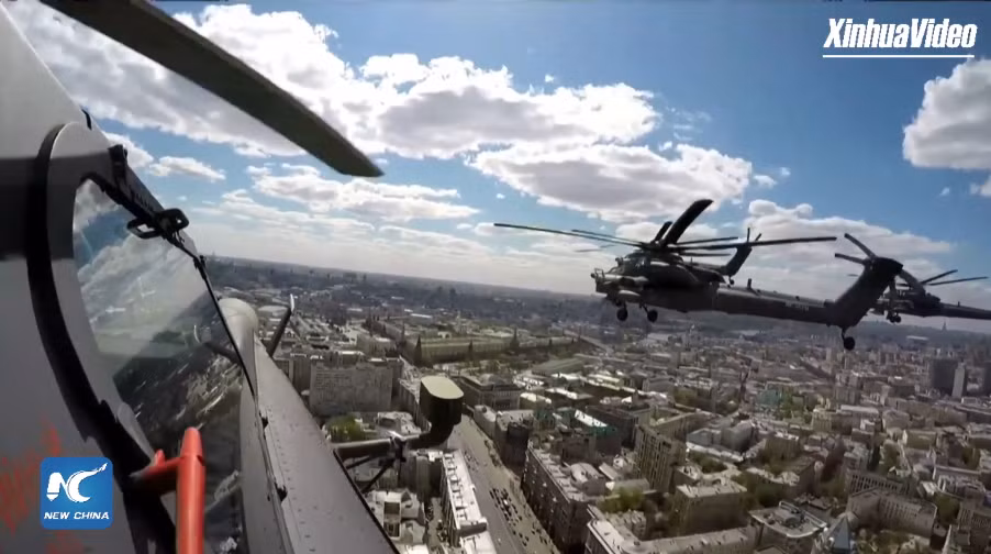 Tiếp theo đó là tốp 4 "thợ săn đêm" - trực thăng chiến đấu Mi-28.