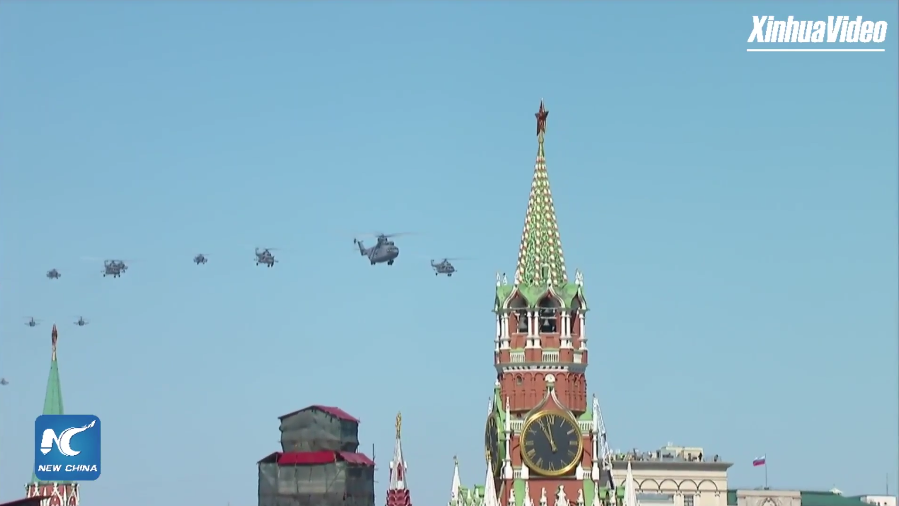 Bay cùng tốp trực thăng đầu tiên là các trực thăng Mi-8 - loại trực thăng đa dụng thành công nhất lịch sử nhân loại.