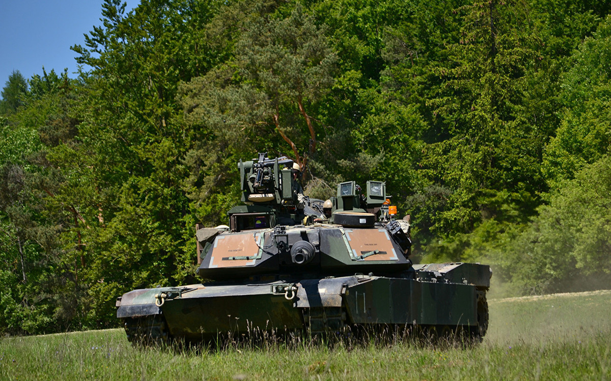 Sputnik nhận định, M1A2 Abrams hiện đang là một tỏng những xe tăng hiện đại nhất thế giới với công nghệ cực kỳ cao, nhiều chuyên gia đang đánh giá M1A2 là loại xe tăng tốt thứ ba thế giới. Trong khi đó không có bất cứ một chiếc xe tăng nào của Trung Quốc đứng trong top 10 xe tăng hiện đại nhất thế giới. Nguồn ảnh: Sputnik.