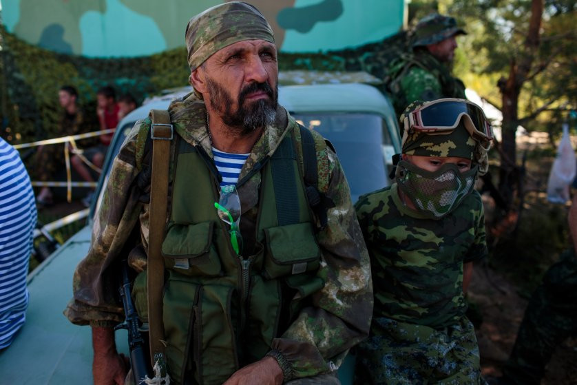 Những giáo viên trong các trại hè này đều có xuất thân là sĩ quan quân đội, mọi phụ huynh có thể yên tâm với "kỷ luật sắt" mà các quân nhân này mang tới trại hè. Nguồn ảnh: Time.