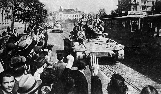 Các xe tăng phương Tây được lính tăng Liên Xô đánh giá là hỏa lực yếu, cơ động kém, giáp "giấy" nhưng bù lại lại có thiết kế rất thoải mái cho kíp chiến đấu với ghế bọc đệm da, hệ thống lái trợ lực. Nguồn ảnh: RBTH.