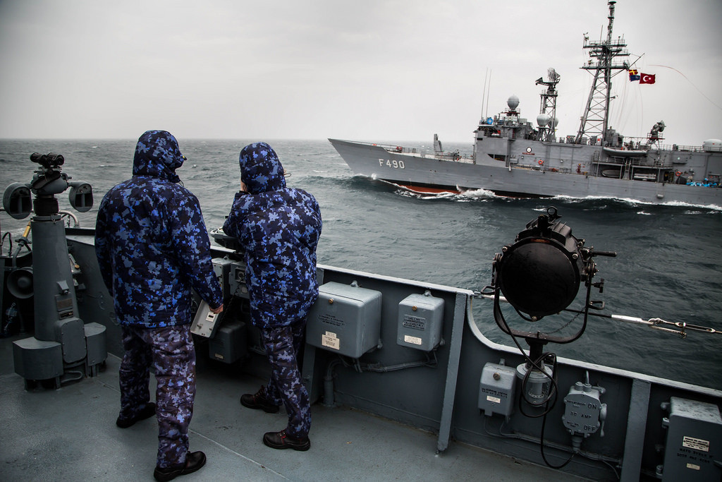 Hỏa lực tên lửa của khinh hạm lớp G số thân F490 của Hải quân Thổ Nhĩ Kỳ bao gồm 8 tên lửa chống hạm Harpoon, 40 tên lửa phòng không SM-1, và 32 giếng phóng thẳng đứng Mk-41 với khả năng mang theo các loại tên lửa MK25. Nguồn ảnh: Navy.