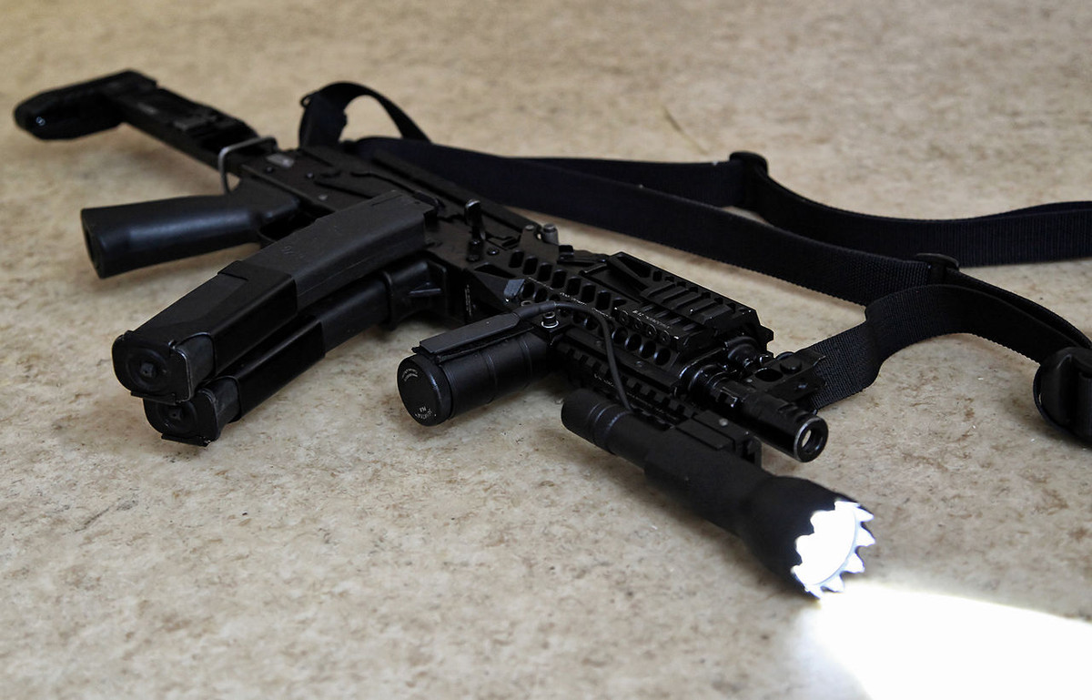 Khẩu tiểu liên Vityaz-SN có tốc độ bắn tối đa khoảng 750 viên một phút - nghĩa là tương đương với khẩu AK-74. Sơ tốc đầu đạn của khẩu súng đạt 380 mét/giây, cho phép nó bắn hiệu quả trong tầm bắn 200 mét. Nguồn ảnh: Vitaly.