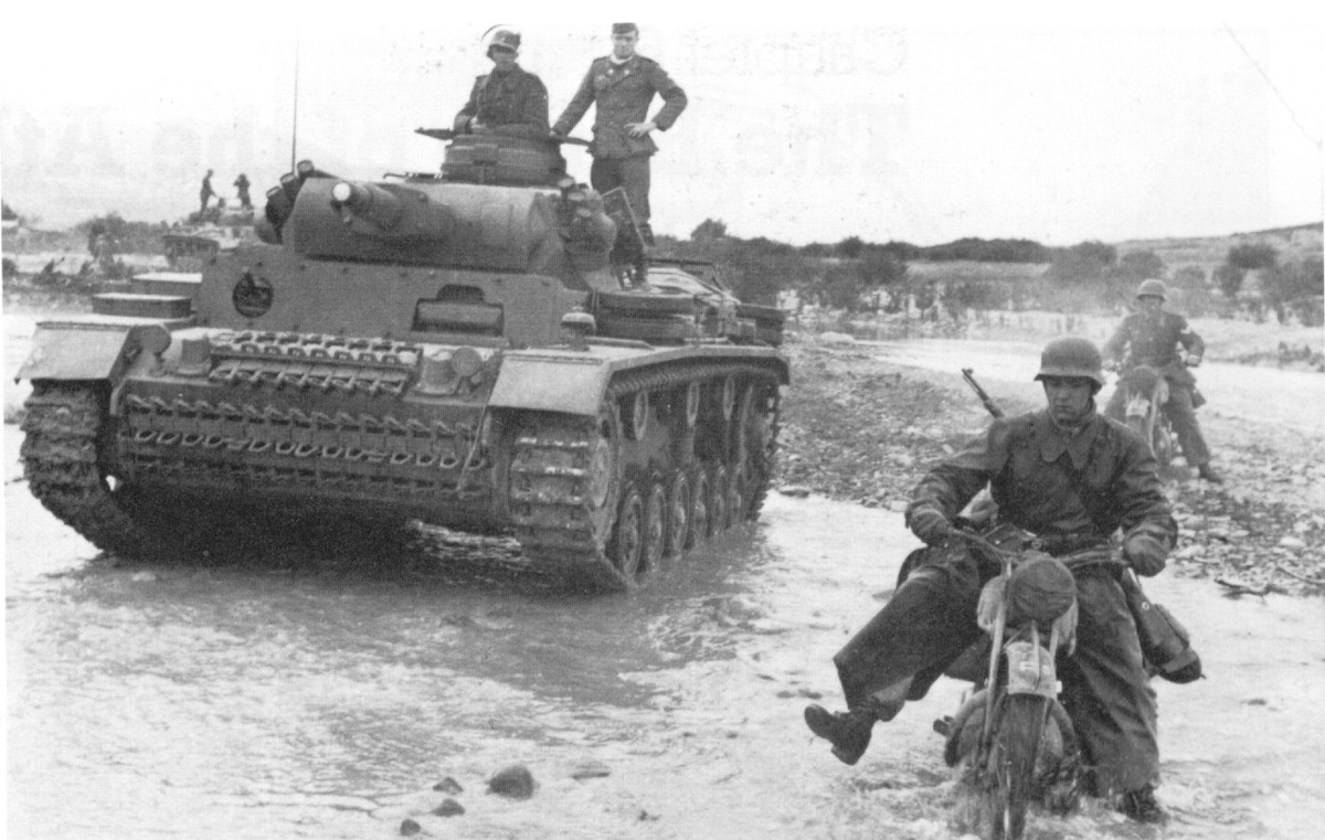 Khả năng phối hợp tốt trên chiến trường của những lực lượng xe tăng này tới từ việc toàn bộ các xe tăng Panzer III và Panzer IV đều được trang bị điện đàm - một điều mà không mấy loại xe tăng khác trong thời kỳ này có thể làm được. Nguồn ảnh: History.