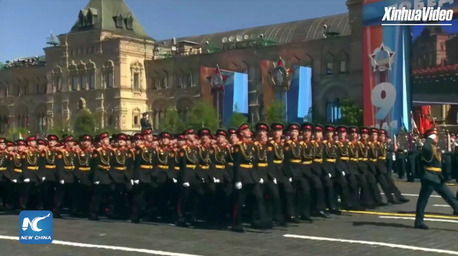 Tiếp theo là lực lượng học viên quân sự của Nga tới từ các trường học viện Hải quân, Không quân, Phòng không, Tên lửa,...