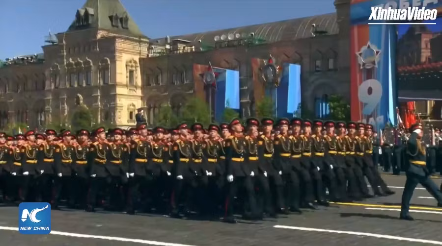 Tiếp theo là lực lượng học viên quân sự của Nga tới từ các trường học viện Hải quân, Không quân, Phòng không, Tên lửa,...