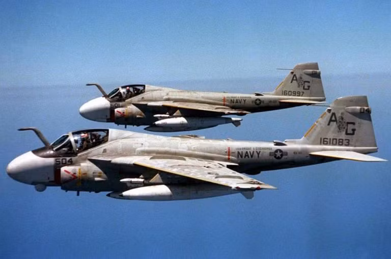 Kèm theo đó, tất cả các thủy lôi được Mỹ thả xuống Hải Phòng sẽ được cài giờ, chỉ bắt đầu có khả năng kích nổ sau 72 tiếng (nghĩa là sau 3 ngày kể từ ngày 9/5) nhằm đảm bảo an toàn cho các tàu nước ngoài ra khỏi cảng. Nguồn ảnh: Flickr.