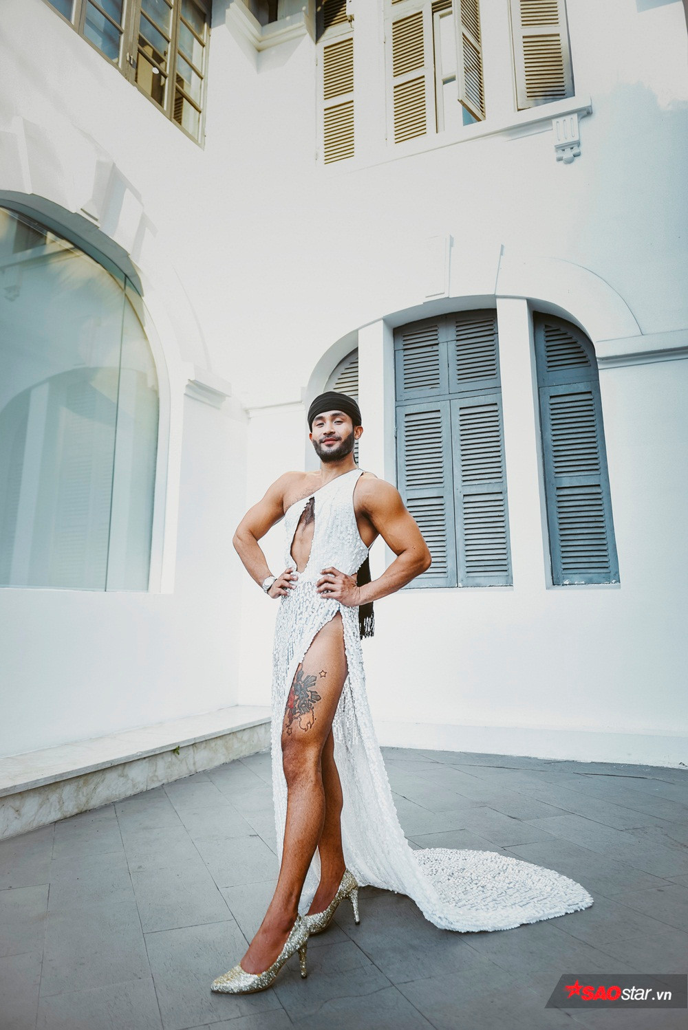 “King of catwalk” Sinon Loresca.