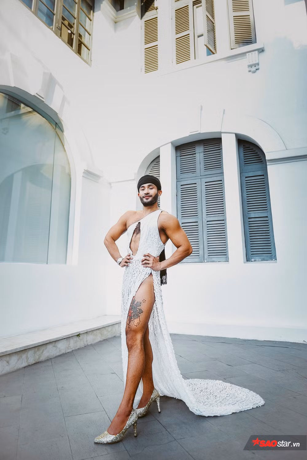 “King of catwalk” Sinon Loresca.