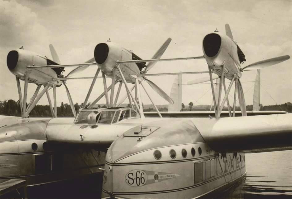 Với khả năng mang theo được tối đa 22 hành khách, S.66 ban đầu được sử dụng nhiều vào nhiệm vụ vận tải người. Tuy nhiên khi chiến tranh nổ ra, nó đã được trưng dụng làm máy bay vận tải hàng hóa tới năm 1943 thì bị loại biên hết. Nguồn ảnh: Wiki.