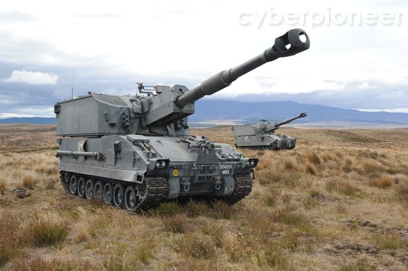 Xe sử dụng động cơ do Mỹ sản xuất loại 6V 92TA công suất 500 sức ngựa, sức kéo của động cơ tương đương với khoảng 19,43 sức ngựa cho mỗi tấn. Tốc độ tối đa mà SSPH có thể đạt được lên tới 50 km/h và tầm hoạt động tối đa 350 km. Nguồn ảnh: Singaporemilitary.