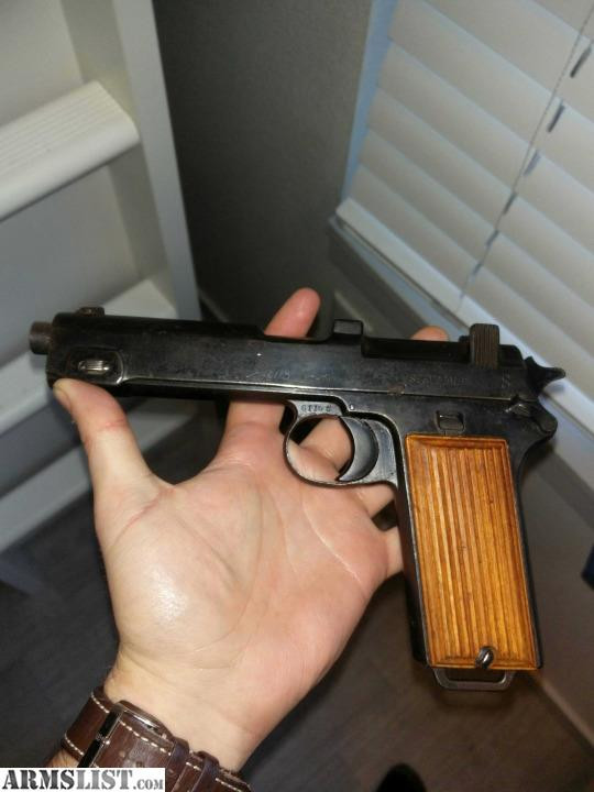 Tuy nhiên, do thiết kế độ đáo và có tuổi đời khá lâu, khẩu súng này hiện đang được các nhà sưu tập định giá không hề rẻ. Dù vậy, phần lớn trong số 300.000 khẩu từng được sản xuất được cho là đã bị nấu chảy để tái chế hết, chỉ còn một số lượng rất nhỏ Steyr M1912 hiện còn đang sót lại rải rác khắp nơi trên thế giới. Nguồn ảnh: Armlist.