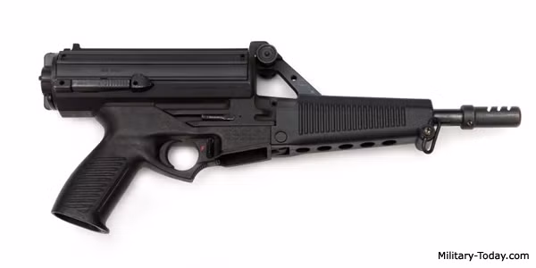 Khẩu súng này có trọng lượng 2,17kg khi rỗng và không chứa đạn, súng có chiều dài 835mm khi mở báng và 647mm khi gấp báng. Khẩu súng này có chiều dài nòng súng 330 mm. Nguồn ảnh: Military.