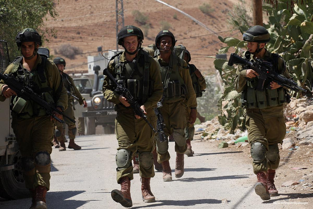 Đây cũng là đội quân có thành tích chiến đấu quân sự "khủng" nhất Trung Đông dù còn là một quốc gia non trẻ. Israel có luật nghĩa vụ quân sự bắt buộc với cả nam lẫn nữ, đây cũng là một quốc gia sở hữu vũ khí hạt nhân và một ngành công nghiệp quốc phòng "sánh ngang với các cường quốc năm châu". Nguồn ảnh: News.