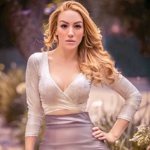 Theo Alejandra, mỗi chuyến bay đối với cô luôn là một trải nghiệm mới mẻ và cô chưa bao giờ cảm thấy nhàm chán với công việc mà mình lựa chọn. Ảnh: Instagram.