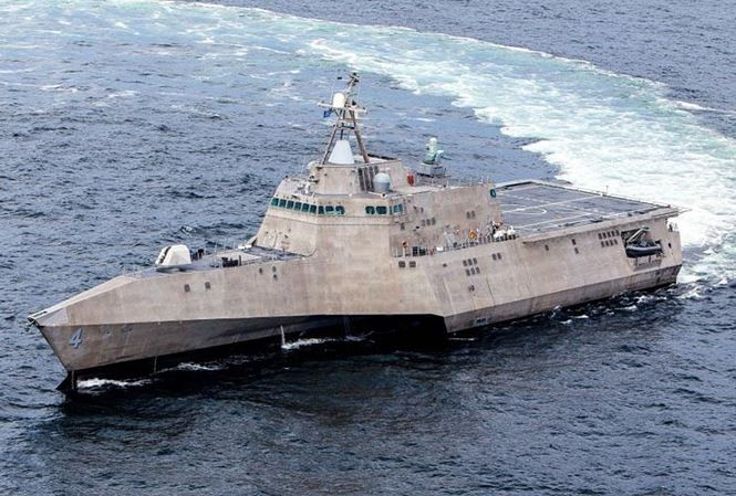 Tàu USS Coronado bắt đầu gia nhập Hải quân Mỹ từ năm 2014 và phục vụ trong Hạm đội 7. Đây là chiếc tàu thứ ba của Hải quân Mỹ được đóng theo lớp Independence. Nguồn ảnh: Wiki.